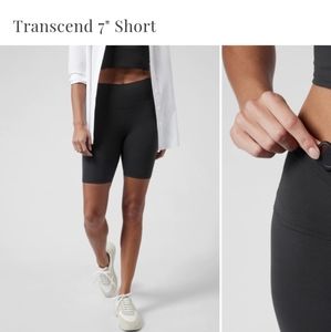 Athleta Transcend 7" Short, size small
